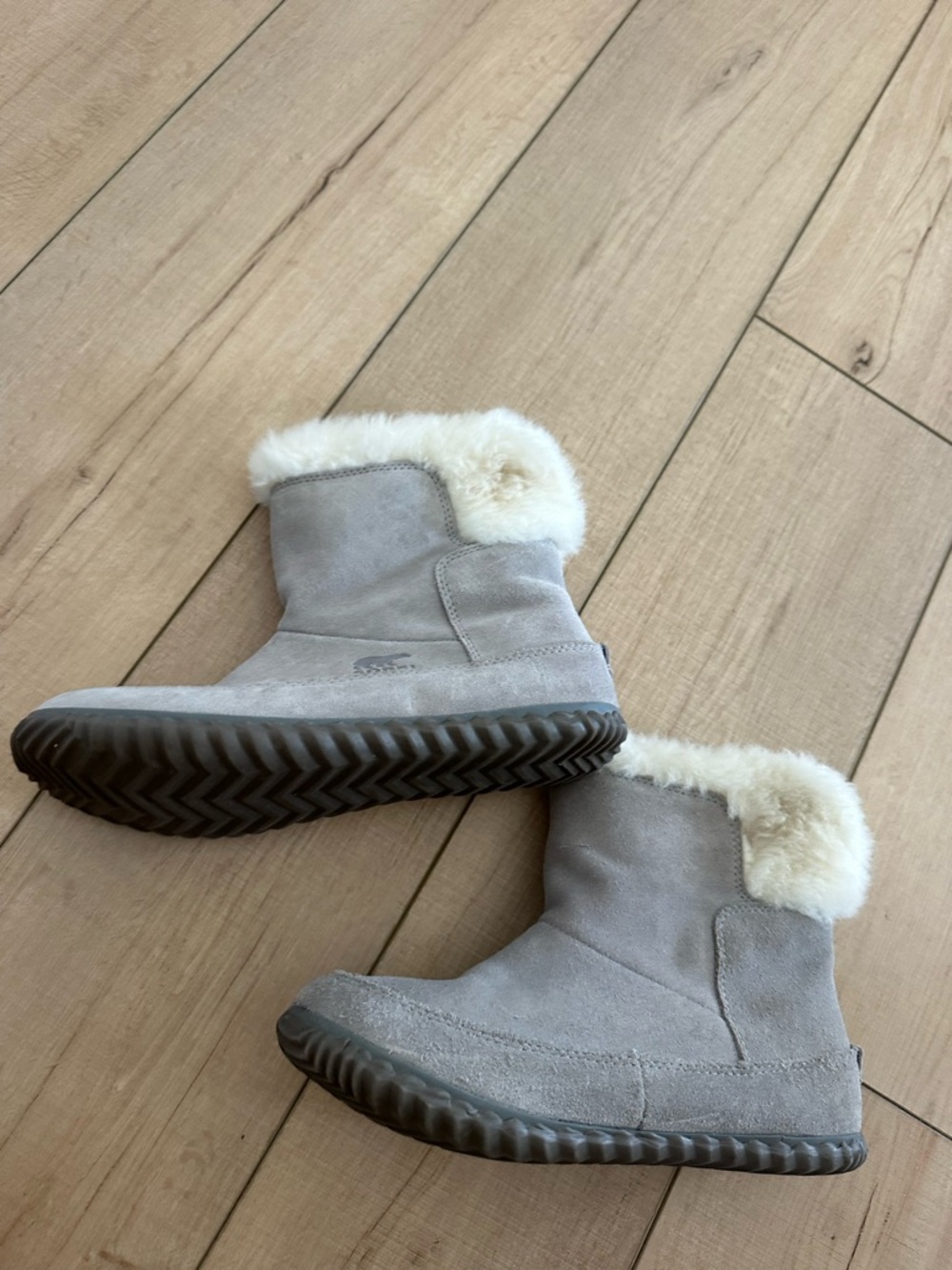 Sorel Light Gray Suede Shearling Cuff Winter Boots